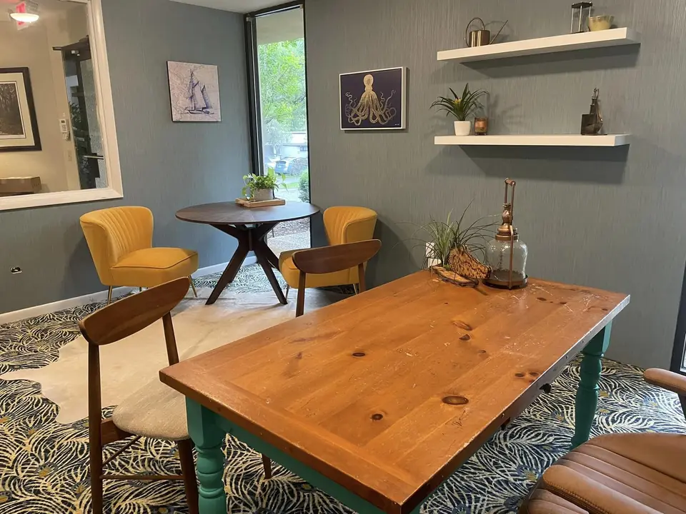 More of Eclectic Office Design, designed by Zen Reno & Design in Jacksonville, FL