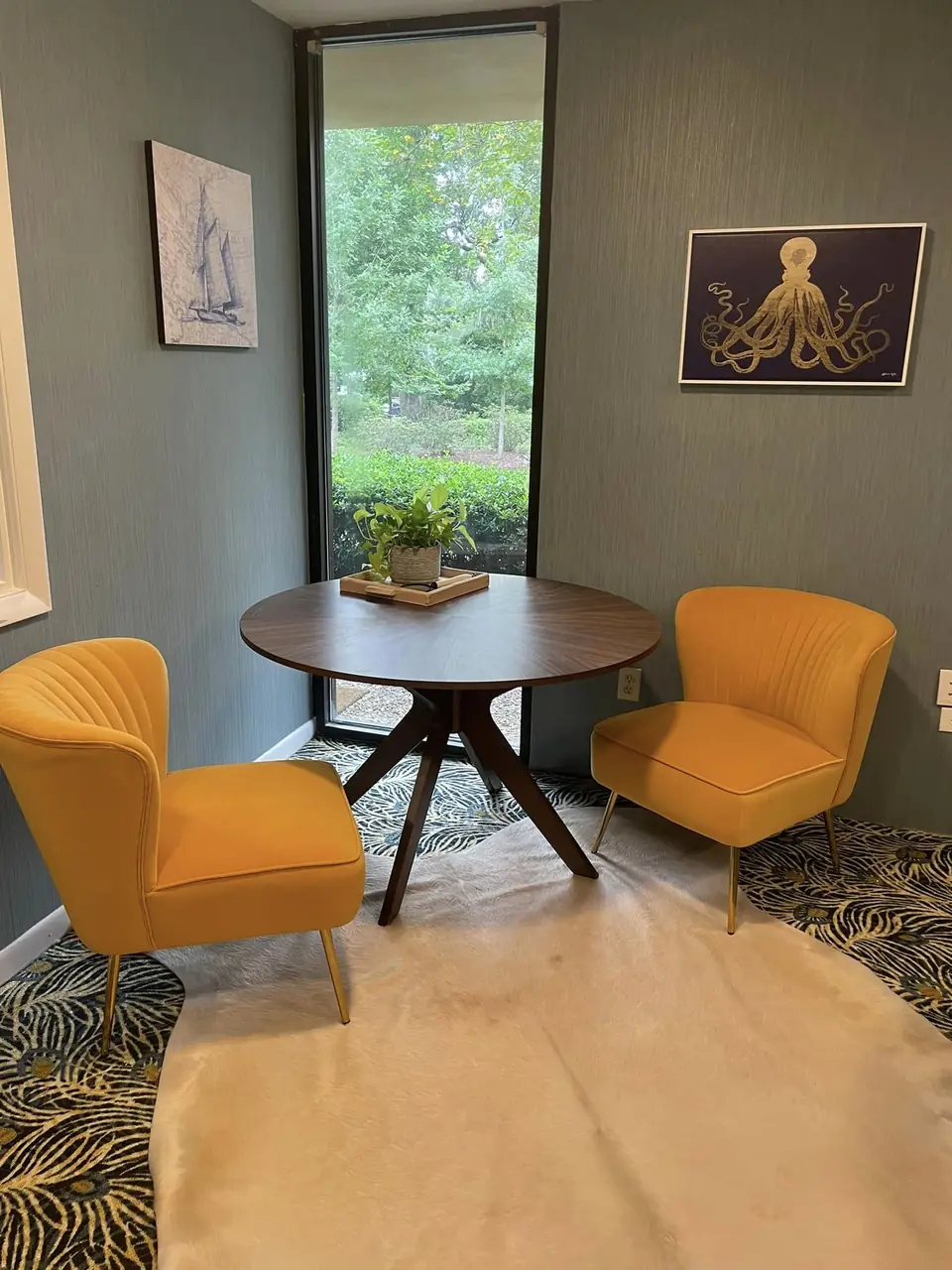 A view of Eclectic Office Design, designed by Zen Reno & Design in Jacksonville, FL