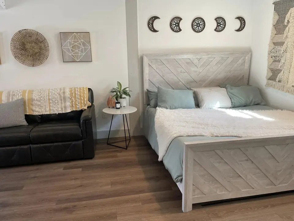 A closer look at Jacksonville Beach Bungalow, designed by Zen Reno & Design in Jacksonville Beach, FL