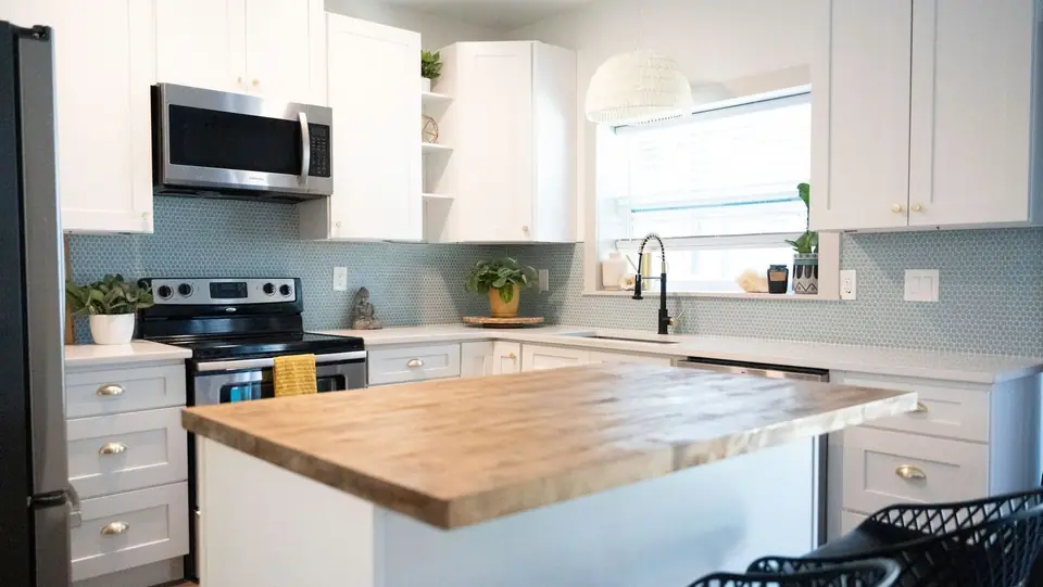 A closer look at Jacksonville Beach Bungalow, designed by Zen Reno & Design in Jacksonville Beach, FL