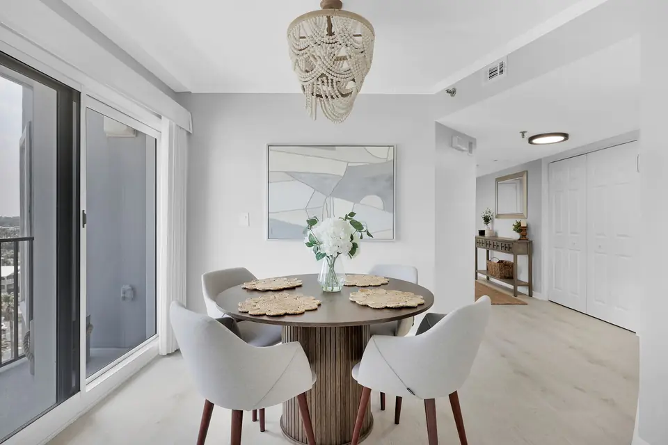 More of Jacksonville Beach Oceanfront Condo, designed by Zen Reno & Design in Jacksonville Beach, FL