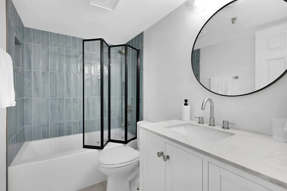 A closer look at Jacksonville Beach Oceanfront Condo, designed by Zen Reno & Design in Jacksonville Beach, FL